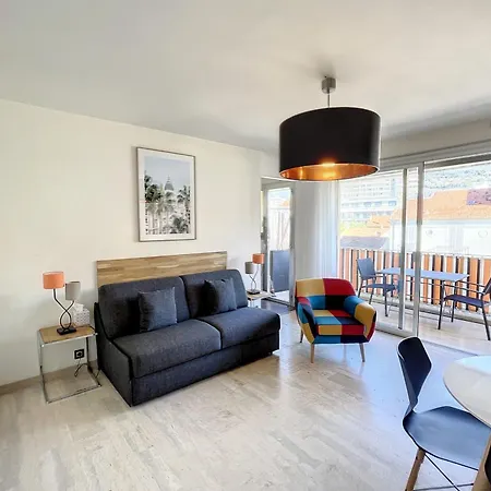 Bright And Vast Studio Terrace Easy Parking Heart Of Town 1 Mn Olam Properties Appartement