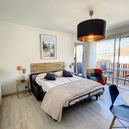 Bright And Vast Studio Terrace Easy Parking Heart Of Town 1 Mn Olam Properties * Cannes