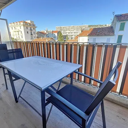 Bright And Vast Studio Terrace Easy Parking Heart Of Town 1 Mn Olam Properties Appartement Cannes